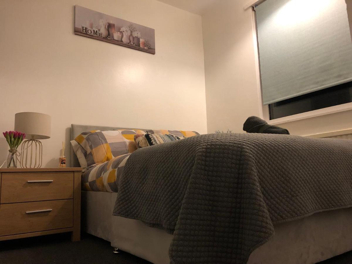 Handsworth Home - 2 Bedroomed เชฟฟิลด์ ภายนอก รูปภาพ