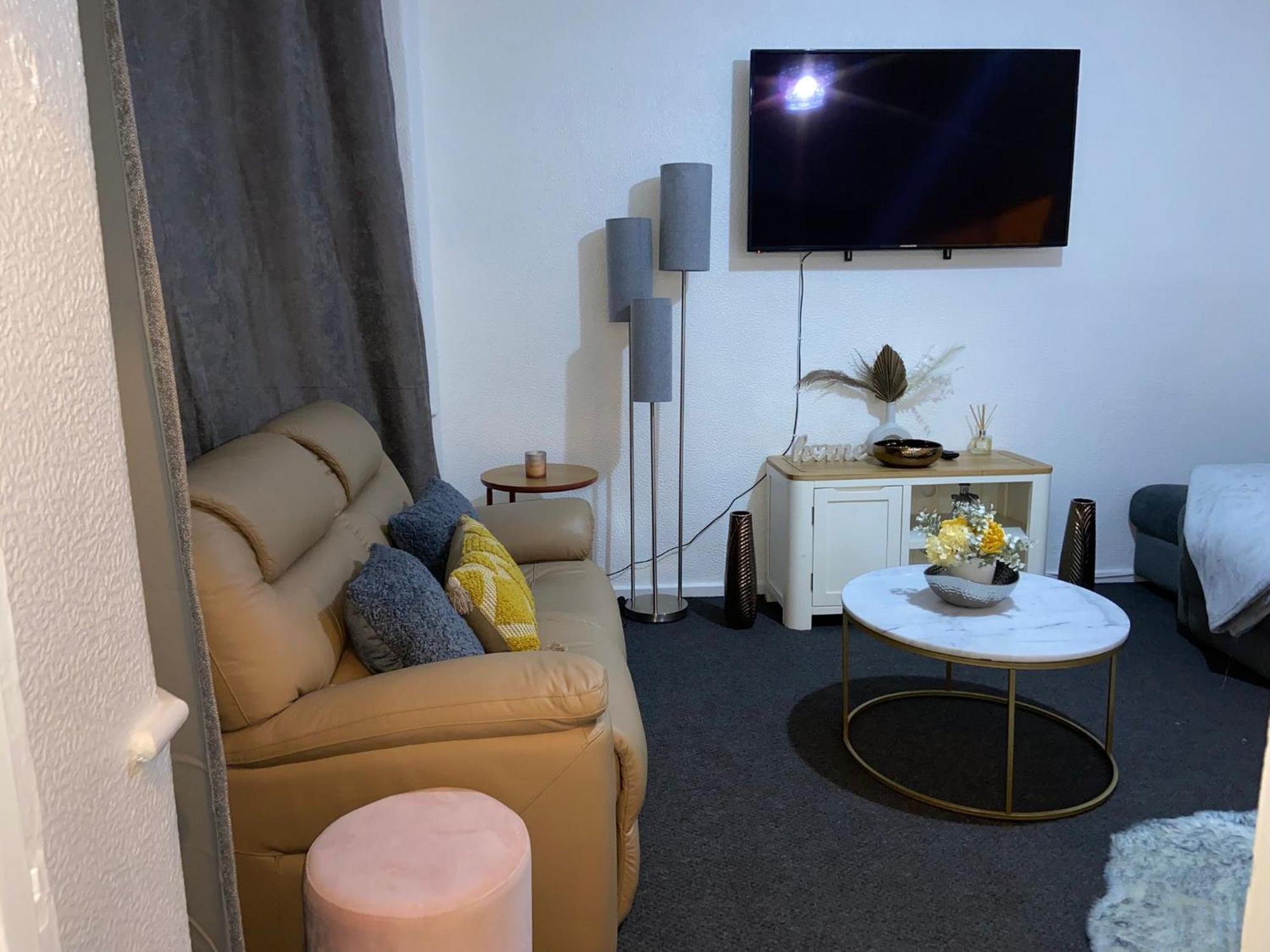 Handsworth Home - 2 Bedroomed เชฟฟิลด์ ภายนอก รูปภาพ
